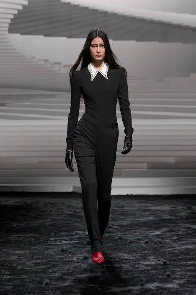 Look 3